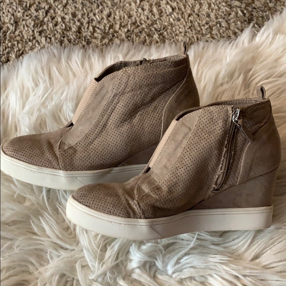 mia criste wedge sneaker